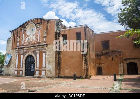 27 août 2016 - Santo Domingo, RepÃºblica Dominicana - L'église et le couvent des Dominicains est le plus ancien bâtiment catholique du continent américain, étant le premier dans le Nouveau monde et à Saint Domingue République Dominicaine. (Crédit image : © Jimmy Villalta/VW pics via ZUMA Wire) Banque D'Images