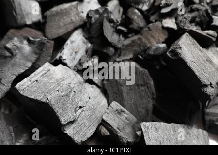 Morceaux de charbons noirs comme arrière-plan, gros plan Banque D'Images