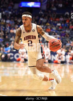 14 mars 2019 ; Bryce Brown (2) dribble contre les Missouri Tigers lors d'un match de championnat de la SEC entre les Missouri Tiger vs Auburn Tigers à Bridgestone Arena à Nashville, TN (crédit photo obligatoire : Steve Roberts/Cal Sport Media)(crédit image : &copy ; Steve Roberts/Cal Sport Media/CSM via ZUMA Wire) Banque D'Images