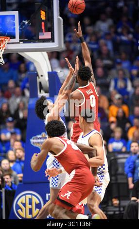 15 mars 2019 ; L'attaquant Donta Hall (0) lance le ballon contre les Wildcats du Kentucky lors d'un match de championnat de la SEC entre les Crimson Tide de l'Alabama contre les Wildcats du Kentucky au Bridgestone Arena de Nashville, TN (crédit photo obligatoire : Steve Roberts/Cal Sport Media)(crédit image : &copy ; Steve Roberts/Cal Sport Media/CSM via ZUMA Wire) Banque D'Images