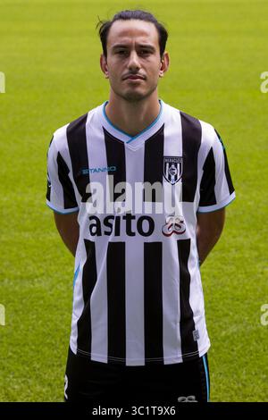 Almelo, pays-Bas. 23 juillet 2025. ALMELO, 22-07-2025, stade Asito, saison 2025/2026, football néerlandais Eredivisie, Photocall Heracles Almelo, Lorenzo Milani (Heracles Almelo) crédit : Pro Shots/Alamy Live News Banque D'Images