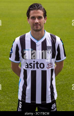 Almelo, pays-Bas. 23 juillet 2025. ALMELO, 22-07-2025, stade Asito, saison 2025/2026, football néerlandais Eredivisie, Photocall Heracles Almelo, Jordy Bruijn (Heracles Almelo) crédit : Pro Shots/Alamy Live News Banque D'Images