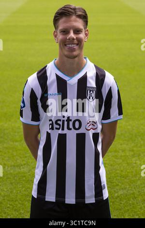 Almelo, pays-Bas. 23 juillet 2025. ALMELO, 22-07-2025, stade Asito, saison 2025/2026, football néerlandais Eredivisie, Photocall Heracles Almelo, SEM Scheperman (Heracles Almelo) crédit : Pro Shots/Alamy Live News Banque D'Images