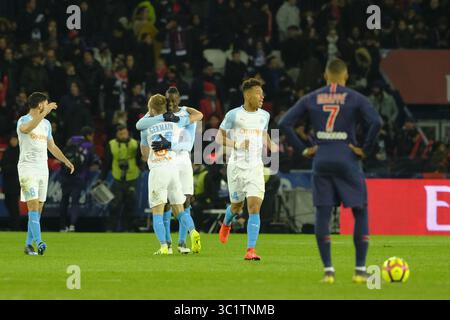 17 mars 2019 - Paris, Ile de France, France - joie de l'attaquant marseillais MARIO BALOTELLI après son égalisation un à un lors du championnat de France de football, Ligue 1 Conforama entre le Paris Saint Germain et l'Olympique de Marseille au Parc des Princes Stadium - Paris - France..Paris SG a gagné 3-1 (crédit image : © Pierre Stevenin/ZUMA Wire) Banque D'Images