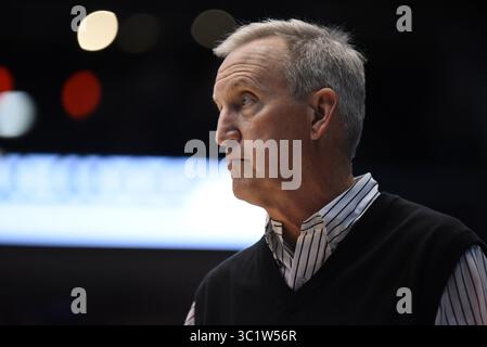 19 mars 2019 : l'entraîneur-chef de Belmont, Rick Byrd, quitte le terrain après les quatre premiers matchs de la NCAA entre les Temple Owls et les Bruins de Belmont à l'University of Dayton Arena de Dayton, Ohio. Austyn McFadden/CSM(image de crédit : &copy ; Austyn McFadden/CSM via ZUMA Wire) Banque D'Images