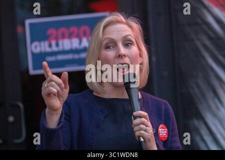 21 mars 2019 - Las Vegas, Nevada, États-Unis - le candidat à la présidence Sen. KIRSTEN Gillibrand assiste à une rencontre de 2020 à Atomic au centre-ville de Las Vegas. (Crédit image : © Larry Burton/ZUMA Wire) Banque D'Images