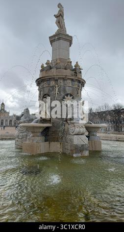 Fontaine d'Aranjuez en Espagne avec affichage spectaculaire de l'eau Banque D'Images