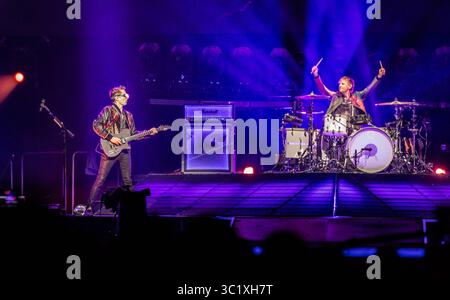 26 mars 2019 - Atlanta, GA, États-Unis - ATLANTA, GÉORGIE - MARS 26 : Matt Bellamy et Dominic Howard de Muse se produisent en concert au State Farm Arena le 23 mars 2019 à Atlanta, Géorgie. Photo : Ryan Fleisher/imageSPACE (crédit image : © Imagespace via ZUMA Wire) Banque D'Images