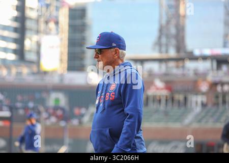 3 avril 2019 : Joe Maddon, entraîneur des Chicago Cubs, retourne à la dugout avant l'action de la MLB entre les Chicago Cubs et les Atlanta Braves au SunTrust Park à Atlanta, Géorgie. Jonathan Huff/CSM(image de crédit : &copy ; Jonathan Huff/CSM via ZUMA Wire) Banque D'Images