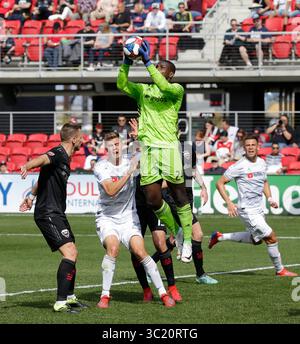 6 avril 2019 : le gardien de but de D.C. United (24 ans) Bill Hamid saute pour attraper le ballon lors d'un corner lors d'un match de football de la MLS entre D.C. United et Los Angeles Football Club à Audi Field à Washington DC. Justin Cooper/CSM(Credit image : &copy ; Justin Cooper/CSM via ZUMA Wire) Banque D'Images