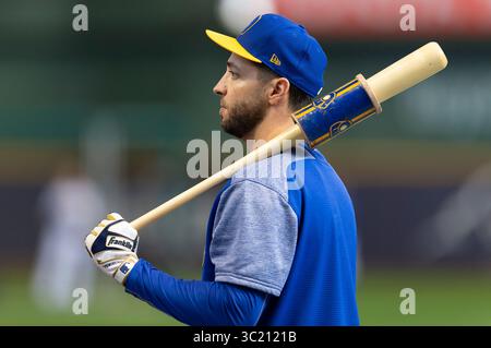 6 avril 2019 : les gants de frappe Franklin portés par les Milwaukee Brewers quittent Ryan Braun #8 avant le match de baseball de la Ligue majeure entre les Milwaukee Brewers et les Chicago Cubs au Miller Park à Milwaukee, WISCONSIN. John Fisher/CSM(image de crédit : &copy ; John Fisher/CSM via ZUMA Wire) Banque D'Images