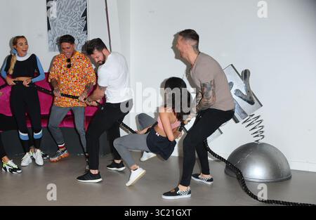 10 avril 2019 - Londres, Royaume-Uni - Georgia Harrison, Stephen Bear, Johnny Bananas, Nany Gonzalez et Kyle Christie sont vus lors du lancement de la toute nouvelle série de Cast of MTVâ, The Challenge : War of the Worlds au siège de MTV, Camden à Londres. (Crédit image : © Terry Scott/SOPA images via ZUMA Wire) Banque D'Images