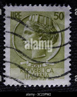 ISTANBUL, TURQUIE - 02 JANVIER 2021 : le timbre italien montre Italia Banque D'Images