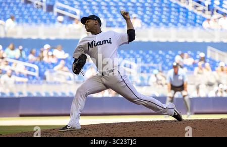 21 avril 2019 - Miami, FL, USA - le lanceur Miami Marlins Jarlin Garcia (66) lance lors de la septième manche contre les Washington Nationals le dimanche 21 avril 2019 au Marlins Park à Miami, Floride. Les nationaux battent les Marlins 5-0. (Crédit image : © TNS via ZUMA Wire) Banque D'Images