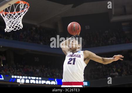 17 mars 2018 - Boise, ID, USA - Gonzaga's Rui Hachimura se termine pour un slam dunk tard dans les Bulldogs&apos ; victoire 90-84 contre Ohio State lors de la deuxième manche du tournoi NCAA West Regional le samedi 17 mars 2018, au Taco Bell Arena de Boise, Idaho. (Crédit image : © TNS via ZUMA Wire) Banque D'Images