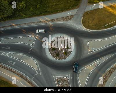 4 juin 2016 - UuemÃµIsa, LÃ¤Ã¤ne maakond, Estonie - vue aérienne d'un rond-point dans une ville en Estonie. (Crédit image : © Amazing Aerial via ZUMA Wire) Banque D'Images