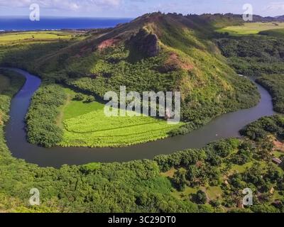 15 octobre 2016 - Kapaa, Hawaï, États-Unis - vue aérienne de la rivière Wailua à hawaï, États-Unis. (Crédit image : © Amazing Aerial via ZUMA Wire) Banque D'Images