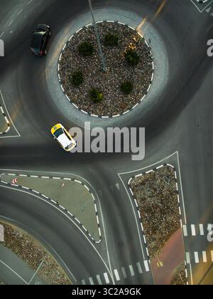 4 juin 2016 - UuemÃµIsa, LÃ¤Ã¤ne maakond, Estonie - vue aérienne d'un rond-point dans une ville en Estonie. (Crédit image : © Amazing Aerial via ZUMA Wire) Banque D'Images