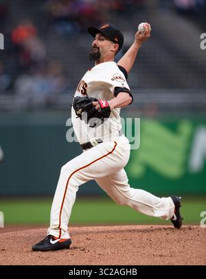 14 mai 2019 : le lanceur Nick Vincent (61) des Giants de San Francisco lance en première manche, lors d'un match MLB entre les Blue Jays de Toronto et les Giants de San Francisco à Oracle Park à San Francisco, en Californie. Valerie Shoaps/CSM(image de crédit : &copy ; Valerie Shoaps/CSM via ZUMA Wire) Banque D'Images