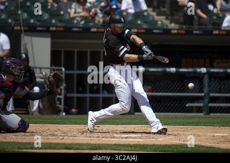 14 mai 2019 - Chicago, il, États-Unis - Ryan Cordell (49), le joueur des Chicago White Sox, frappe mais est repéré au début lors de la troisième manche du match des Chicago White Sox contre les Indians de Cleveland mardi 14 mai 2019, au Guaranteed Rate Field à Chicago. Les Indiens ont gagné, 9-0. (Crédit image : © TNS via ZUMA Wire) Banque D'Images