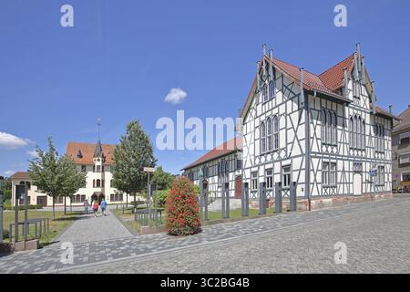 Nouvelle ancienne école, villa, maison à colombages, Schmalkalden, Franconie, Thuringe, Allemagne Banque D'Images