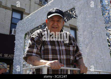 26 mai 2019 - Brooklyn, New York, États-Unis - des groupes militaires, des groupes de musique et des vétérans participent en mars à la parade du 152e Memorial Day de Brooklyn à Bay Ridge dans l'arrondissement de Brooklyn à New York, États-Unis le 27 mai 2019 (crédit image : © Anna Sergeeva/ZUMA Wire) Banque D'Images