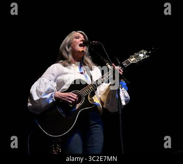 6 juin 2019, Virginia Beach, Virginie, États-Unis : Kathy Mattea, deux prix Grammy, quatre RMR quatre # un pays des célibataires juste pour mentionner quelques prix apporte ses chansons et histoires à l'Sandler Center. (Crédit Image : © Jeff Moore/Zuma sur le fil) Banque D'Images