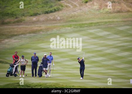 22 juillet 2025 Sunningdale, Berkshire, Royaume-Uni Niall Horan joue pour le 10ème green à l'ISPS HANDA Senior Open pendant la journée Pro-Am Banque D'Images
