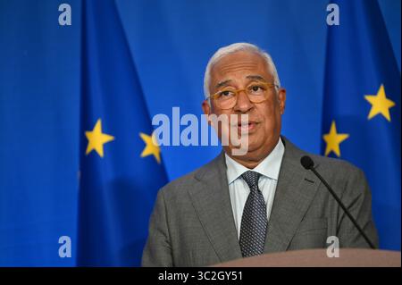 Pékin, Chine. 24 juillet 2025. António Costa, président du Conseil de l'UE, s'adresse aux journalistes. Costa et la présidente de la Commission européenne Ursula von der Leyen ont rencontré les dirigeants chinois lors du 25e sommet UE-Chine à Pékin. Crédit : Johannes Neudecker/dpa/Alamy Live News Banque D'Images
