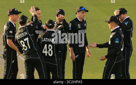 MANCHESTER, ANGLETERRE. 22 JUIN 2019 : Trent Boult de Nouvelle-Zélande célèbre avoir pris le guichet d'Ashley Nurse of West Indies pendant le match de la Coupe du monde de cricket ICC, à Old Trafford, Manchester, Angleterre.(Credit image : &copy ; ESPA photo Agency/CSM via ZUMA Wire) Banque D'Images