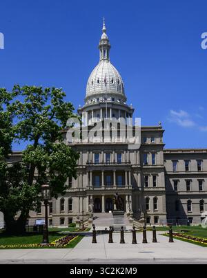 29 juin 2019 - Lansing, Michigan, États-Unis - extérieur du Michigan State Capitol, qui a ouvert le 1er janvier 1879 à Lansing, Michigan le samedi 29 juin 2018. Il a été conçu par l'architecte Elijah E. Myers, et est l'une des premières capitales d'État à être surmonté d'un dôme en fonte, qui a été modelé sur le dôme du Capitole des États-Unis à Washington, DC. .Crédit : Ron Sachs / CNP (crédit image : © Ron Sachs/CNP via ZUMA Wire) Banque D'Images