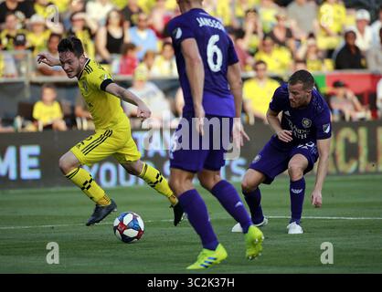 29 juin 2019 - Columbus, OH, USA - le milieu de terrain de Columbus Crew Luis Argudo (2) retire la balle du milieu de terrain d'Orlando City Oriol Rosell (20) en première mi-temps au stade Mapfre à Columbus, Ohio, le samedi 29 juin 2019. (Crédit image : © TNS via ZUMA Wire) Banque D'Images