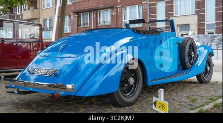 Lelystad, pays-Bas, 15.06.2025, vue arrière de la voiture de luxe britannique classique Rolls-Royce Phantom III de 1936 lors de la Journée nationale de l'Oldtimer Banque D'Images