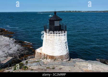 Phare de Castle Hill, Newport Rhode Island, États-Unis. Le phare est situé sur la baie de Narragansett à Newport, Rhode Island, à la fin de l'historique Banque D'Images