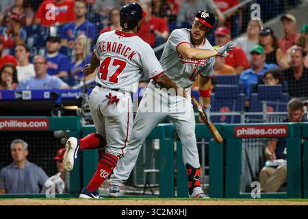 12 juillet 2019 : Howie Kendrick (47 ans) des Nationals de Washington arrive pour marquer alors que Ryan Zimmerman (11 ans) réagit lors du match MLB entre les Nationals de Washington et les Phillies de Philadelphie au Citizens Bank Park à Philadelphie, en Pennsylvanie. Christopher Szagola/CSM(image de crédit : &copy ; Chris Szagola/CSM via ZUMA Wire) Banque D'Images
