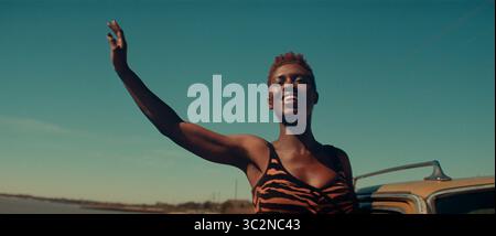 DATE DE SORTIE : 27 novembre 2019 TITRE : Queen & Slim aka Queen and Slim STUDIO : Universal Pictures RÉALISATEUR : Melina Matsoukas INTRIGUE : le premier rendez-vous d'un couple prend une tournure inattendue lorsqu'un policier les arrête. EN VEDETTE : JODIE TURNER-SMITH dans le rôle de la reine. (Crédit image : © Universal Pictures/Entertainment Pictures/ZUMAPRESS.com) Banque D'Images