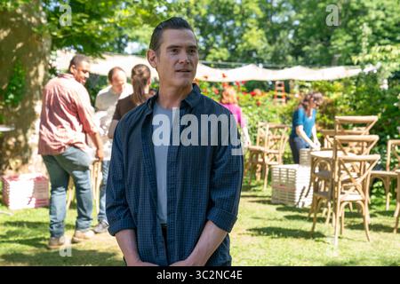 DATE DE SORTIE : 9 août 2019 TITRE : après le STUDIO de mariage : Sony Pictures RÉALISATEUR : Bart Freundlich INTRIGUE : un directeur d'un orphelinat de Kolkata se rend à New York pour rencontrer un bienfaiteur. EN VEDETTE : BILLY CRUDUP dans le rôle d'Oscar Carlson. (Crédit image : © Sony Pictures/Entertainment Pictures/ZUMAPRESS.com) Banque D'Images