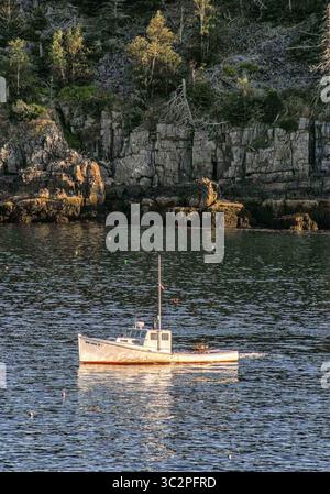 7 septembre 2005 - Bar Harbor, Maine, États-Unis - Un homard navigue à travers la baie de Frenchmanâ€™s jusqu'à Bar Harbor, Maine, une destination touristique préférée. (Crédit image : © Arnold Drapkin/ZUMA Wire) Banque D'Images