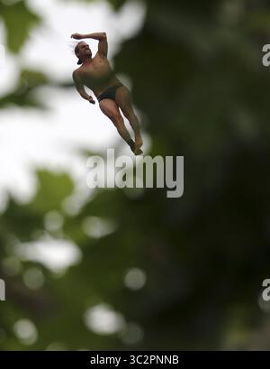 24 juillet 2019 - Gwangju, CORÉE DU SUD - 24 juillet 2019 - Gwangju, Corée du Sud-DUQUE Orland de Colombie au cours d'une 18e édition des Championnats du monde 2019 Gwangju haute plongée masculine au site de la compétition de haute plongée de l'Université Chosun à Gwangju, Corée du Sud. (Crédit image : © Comité d'organisation de Gwangju2019 via ZUMA Wire) Banque D'Images