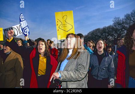 22 janvier 1992, Washington, District of Columbia, États-Unis : Washington DC., États-Unis, 22 janvier 1992. Les contre-manifestants de .Pro Choice manifestent lors de la marche annuelle pour le droit à la vie (crédit image : © Mark Reinstein/ZUMA Wire) Banque D'Images