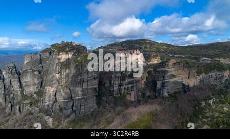 Météores est une région rocheuse avec des monastères près de Kalambaka, en Grèce. Banque D'Images