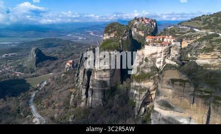 Météores est une région rocheuse avec des monastères près de Kalambaka, en Grèce. Banque D'Images