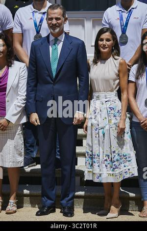 30 juillet 2019, Madrid, Madrid, Espagne : Espagnol Royals, le roi Felipe VI d'Espagne et la Reine Letizia d'Espagne reçoivent les hommes et des femmes membres de l'équipe de water-polo Nationale Espagnole au Palais de la Zarzuela à Madrid, Espagne. Les deux équipes ont gagné la médaille d'argent en Championnat de natation monde Gwanju 2019 dans leurs catégories respectives. (Crédit Image : © P. Legan Mace/SOPA des images à l'aide de Zuma sur le fil) Banque D'Images