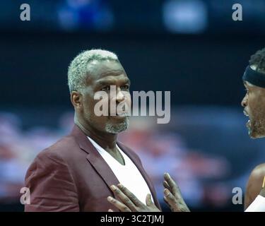 Samedi 3 août - Charles Oakley, entraîneur-chef de Killer 3, discute de stratégie lors du match Big3 entre Killer 3's vs Bivouac à l'Allstate Arena de Rosemont, Illinois. Gary E. Duncan SR/CSM(image de crédit : &copy ; Gary E Duncan SR/CSM via ZUMA Wire) Banque D'Images