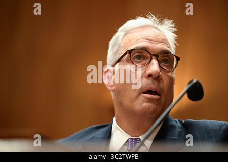 Washington, États-Unis d'Amérique. 24 juillet 2025. Edward Aloysius O'Connell, du District de Columbia, répond aux questions posées lors des audiences du Comité sénatorial sur la sécurité intérieure et les affaires gouvernementales pour examiner sa nomination au poste de juge associé de la Cour supérieure du District de Columbia pour une période de quinze ans, dans l'immeuble de bureaux du Sénat Dirksen, à Washington, DC, le mercredi 24 juillet 2025. Crédit : Mattie Neretin/CNP/Sipa USA crédit : Sipa USA/Alamy Live News Banque D'Images