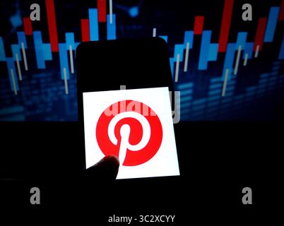 12 août 2019, Kolkata, Inde : Sur cette photo, l'illustration des médias sociaux populaires photo web Pinterest application vu le logo affiché sur un smartphone. (Crédit Image : © Avishek Das/SOPA des images à l'aide de Zuma sur le fil) Banque D'Images