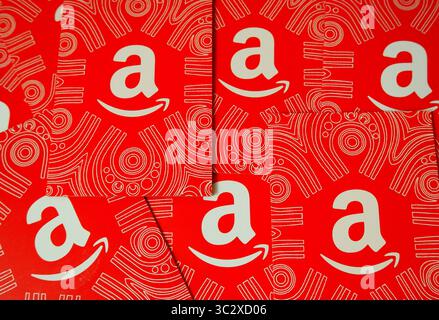 12 août 2019, Kolkata, Inde : Dans cette photo illustration une multinationale américaine technology company Amazon logo et cartes-cadeaux vu en cours d'affichage. (Crédit Image : © Avishek Das/SOPA des images à l'aide de Zuma sur le fil) Banque D'Images