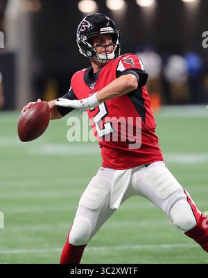 15 août 2019, Atlanta, Géorgie, États-Unis : le quarterback des Atlanta Falcons Matt Ryan (2) lance la balle lors du match de pré-saison NFL 2019 entre les New jets et les Atlanta Falcons au Mercedes-Benz Stadium. (Crédit image : © Frank Mattia/ZUMA Wire) Banque D'Images