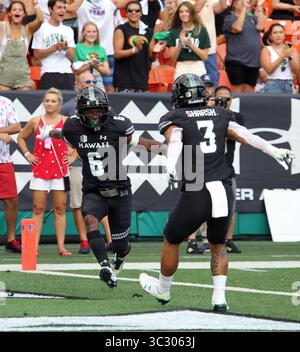 24 août 2019 - le récepteur Wide des Rainbow Warriors d'Hawaii Jason-Matthew Sharsh #3 célèbre au touchdown par le récepteur Wide des Rainbow Warriors d'Hawaii Cedric Byrd II #6 pendant le match entre les Rainbow Warriors d'Hawaii et les Wildcats d'Arizona au stade Aloha à Honolulu, HI - Michael Sullivan/CSM(crédit image : &copy ; Michael Sullivan/CSM via ZUMA Wire) Banque D'Images