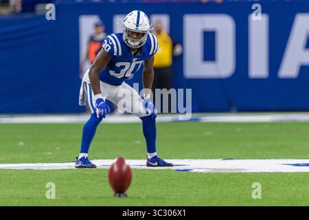 24 août 2019, Indianapolis, Indiana, États-Unis : le défenseur des Colts d'Indianapolis George Odum (30 ans) attend le coup d'envoi de la première moitié du match entre les Bears de Chicago et les Colts d'Indianapolis au Lucas Oil Stadium, Indianapolis, Indiana. (Crédit image : © Scott Stuart/ZUMA Wire) Banque D'Images